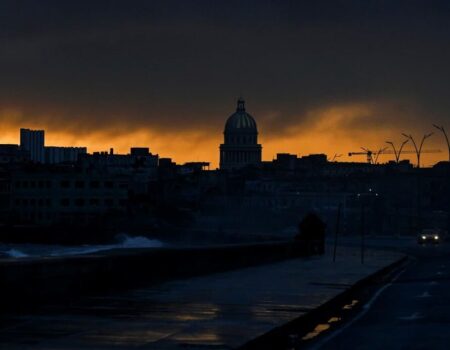 embaixador de cuba acusa politica dos eua de genocidio e denuncia impacto de bloqueio ao petroleo