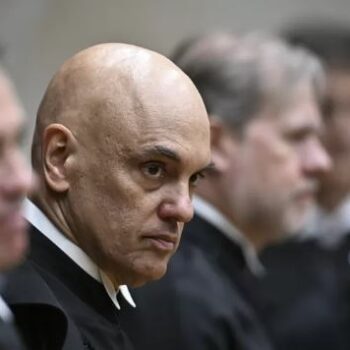 moraes enfrenta criticas de advogados por buscas no caso de vazamento de dados