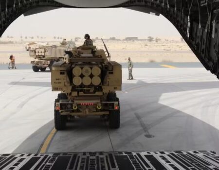 ataque surpresa ira afirma ter bombardeado base secreta dos eua nos emirados arabes e alojamento no bahrein