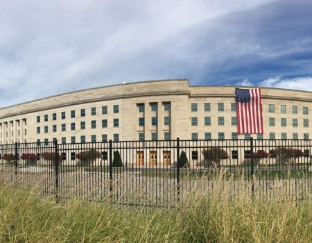 eua afundam fragata iraniana no oceano indico e ampliam tensao no oriente medio