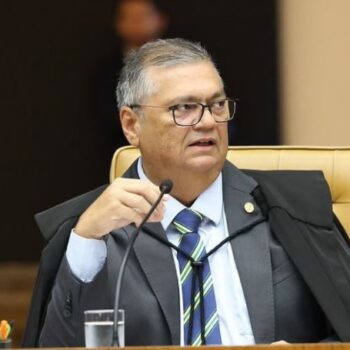 flavio dino impede quebra de sigilo de lulinha aprovada pela cpmi do inss