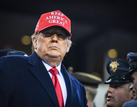 guerra no ira derruba popularidade aprovacao de donald trump atinge pior nivel do mandato