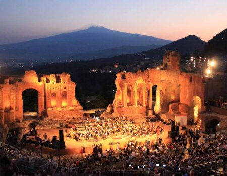 luxo de r 222 milhoes festa de banqueiro na sicilia teve hoteis cinco estrelas shows milionarios e cenario de serie famosa