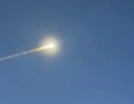 missil no ceu meteoro assusta moradores e perfura telhado de casa na alemanha