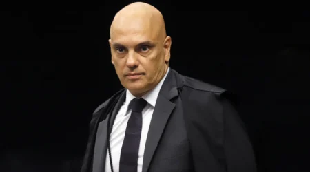 moraes concede prisao domiciliar a bolsonaro apos internacao e agravamento do quadro de saude