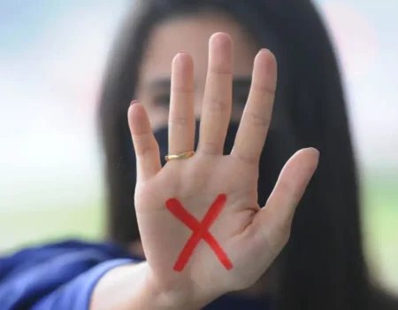 relatorio revela media de 12 mulheres vitimas de violencia por dia em nove estados brasileiros