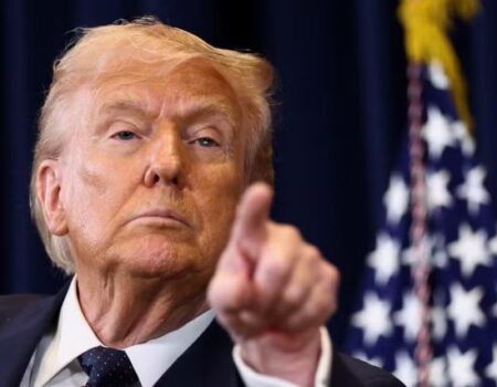 trump declara guerra total contra o regime do ira e promete novos ataques