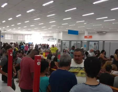 atendimento eleitoral e ampliado e mobiliza eleitores em todo o pais