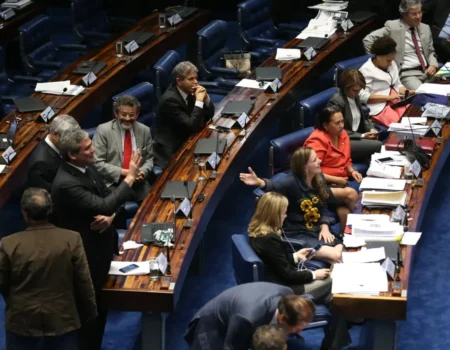 bastidores em ebulicao tensao politica cresce e expoe divisao no cenario nacional