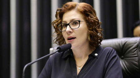 justica da italia autoriza nova extradicao de carla zambelli por porte ilegal de arma