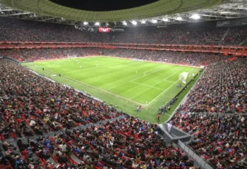 muito alem do jogo como o futebol continua movendo bilhoes e paixoes todos os dias