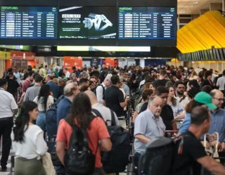 passagens aereas podem aumentar em ate 20 por alta do querosene de aviacao