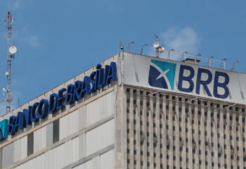 pf aponta esquema com imoveis milionarios envolvendo ex brb e dono do banco master