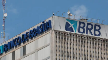 pf aponta esquema com imoveis milionarios envolvendo ex brb e dono do banco master