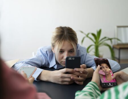 redes sociais sob pressao impacto na saude mental preocupa especialistas