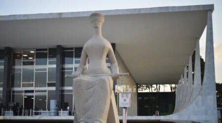 stf forma maioria para derrubar lei de sc que proibia cotas raciais em universidades