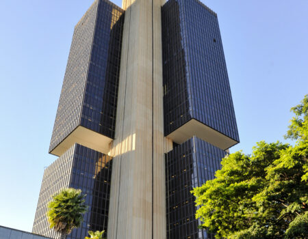 banco central do brasil sinaliza atencao a inflacao e mercado financeiro acompanha proximos passos da economia scaled
