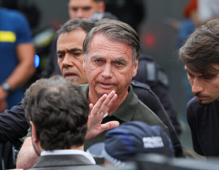 bolsonaro deixa prisao domiciliar temporariamente para cirurgia e volta ao centro do debate politico scaled