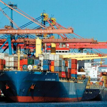 europa monitora tensao comercial entre grandes potencias e teme impactos nas exportacoes