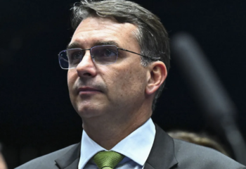 flavio bolsonaro critica desenrola brasil e acusa governo de agravar inflacao