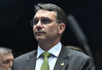 flavio bolsonaro tera encontros com empresarios da faria lima em meio a crise na pre campanha