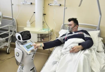 gigante da tecnologia amplia projetos medicos enquanto especialistas alertam para riscos e beneficios