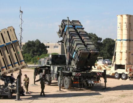 interceptacao de misseis nos emirados aumenta temor de guerra regional e pressiona economia global