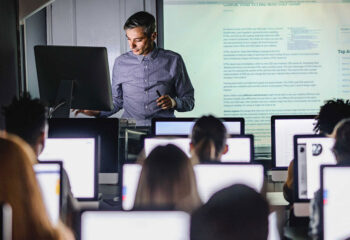 mais de 100 mil escolas publicas ja tem internet gratuita e de qualidade no brasil