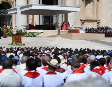 papa papa leao xiv completa um ano de pontificado e vaticano celebra novo momento da igreja