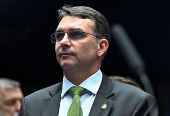 revista britanica aponta risco a candidatura de flavio bolsonaro apos crise com daniel vorcaro