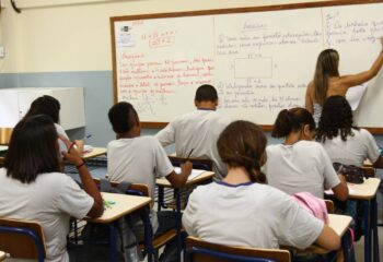 aprovacao no ensino medio bate recorde em estados brasileiros e reacende debate sobre qualidade da aprendizagem