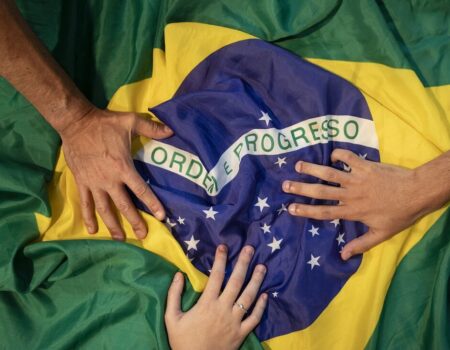 brasileiros aproveitam copa nos eua para realizar manifestacoes politicas