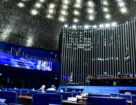 congresso debate dois modelos de jornada de trabalho que dividem empresarios e governo