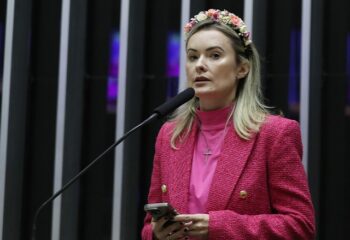 eduardo bolsonaro defende julia zanatta como vice de flavio bolsonaro e critica atuacao de hamilton mourao