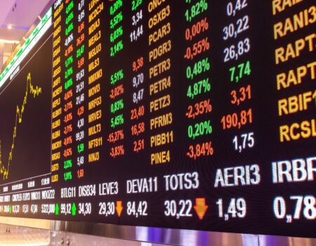 mercados globais acompanham expectativa sobre juros e crescimento economico