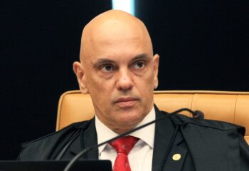 moraes cita transferencia de r 2 milhoes de bolsonaro ao filho ao definir multa em condenacao de eduardo bolsonaro