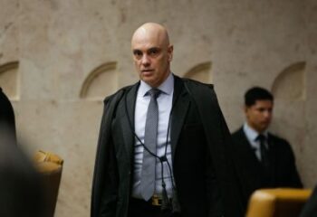 moraes da 24 horas para defesa de bolsonaro explicar apreensao de arma em blitz no df