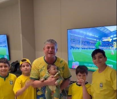 valmir moretto compartilha momento de lazer e torcida pela selecao brasileira em familia