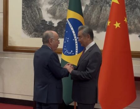 china reforca apoio ao brasil na defesa da soberania durante encontro entre chanceleres