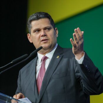 congresso prorroga por 60 dias medida provisoria que autoriza subsidios aos combustiveis