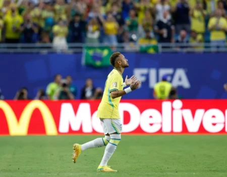 eliminacao na copa reacende debate sobre o futuro de neymar e a renovacao da selecao brasileira