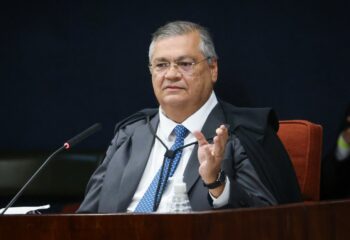 flavio dino cobra explicacoes sobre suposto direcionamento irregular de emendas parlamentares