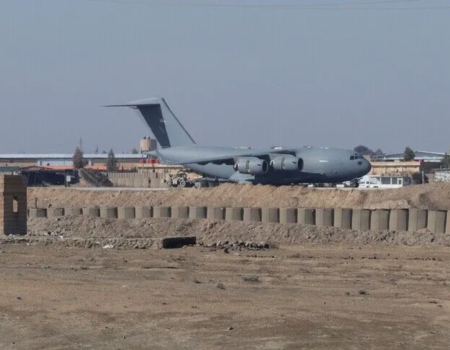 ira afirma ter atacado infraestrutura da amazon e base militar dos eua no bahrein