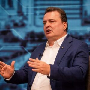 max russi evita declarar apoio nominal e diz que prioriza projeto coletivo para o governo