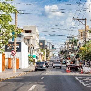operacao retira meia tonelada de cabos irregulares de avenida em cuiaba