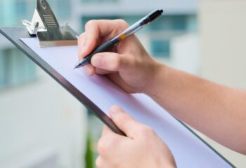 pesquisa datafolha aponta diferencas na identificacao ideologica entre homens e mulheres no brasil