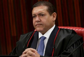 presidente do tse diz que uso de inteligencia artificial em campanhas e permitido desde que nao prejudique terceiros