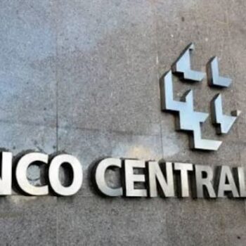 bc corta selic para 14 ao ano e deixa porta aberta para proxima reuniao