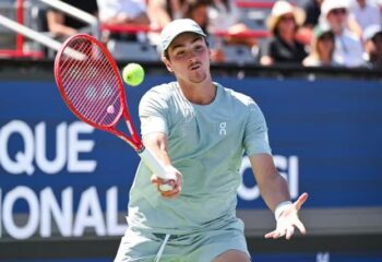 joao fonseca bate grego ex top 3 em sets diretos e vai a 3a rodada do masters 1000 de montreal