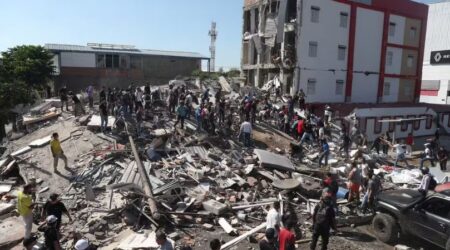 terremoto de magnitude 74 atinge a colombia derruba predios e mata 132 ha pessoas sob escombros
